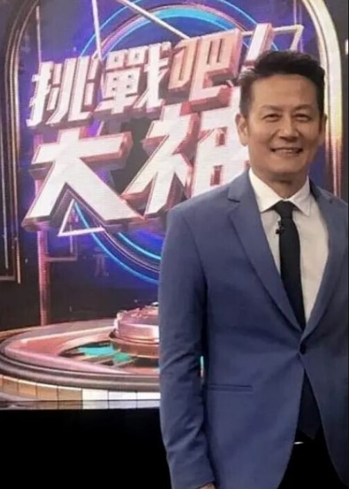 菩提向心觅白领小姐姐上班跳蛋塞逼 - 久久热视频